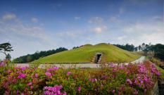 Royal Tombs in Songsan-ri, Spring